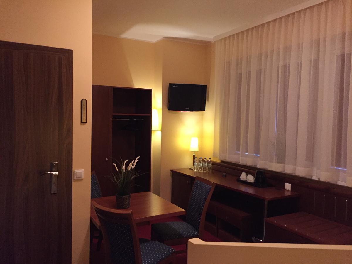 Virgo B&B Biznes 露米雅 外观 照片