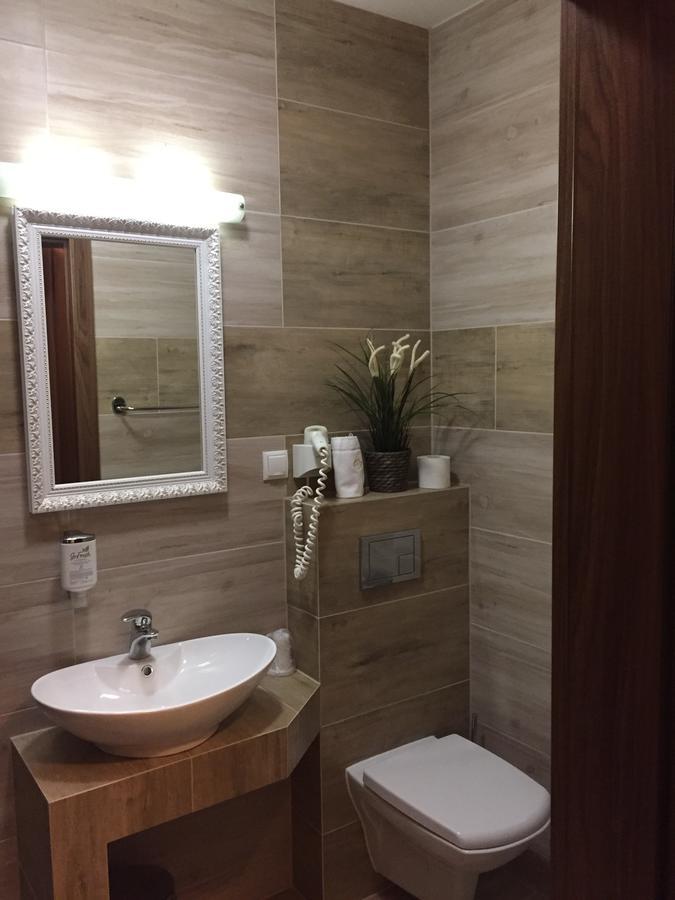 Virgo B&B Biznes 露米雅 外观 照片