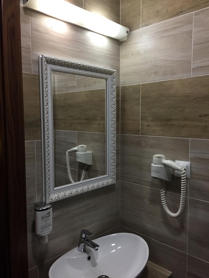 Virgo B&B Biznes 露米雅 外观 照片