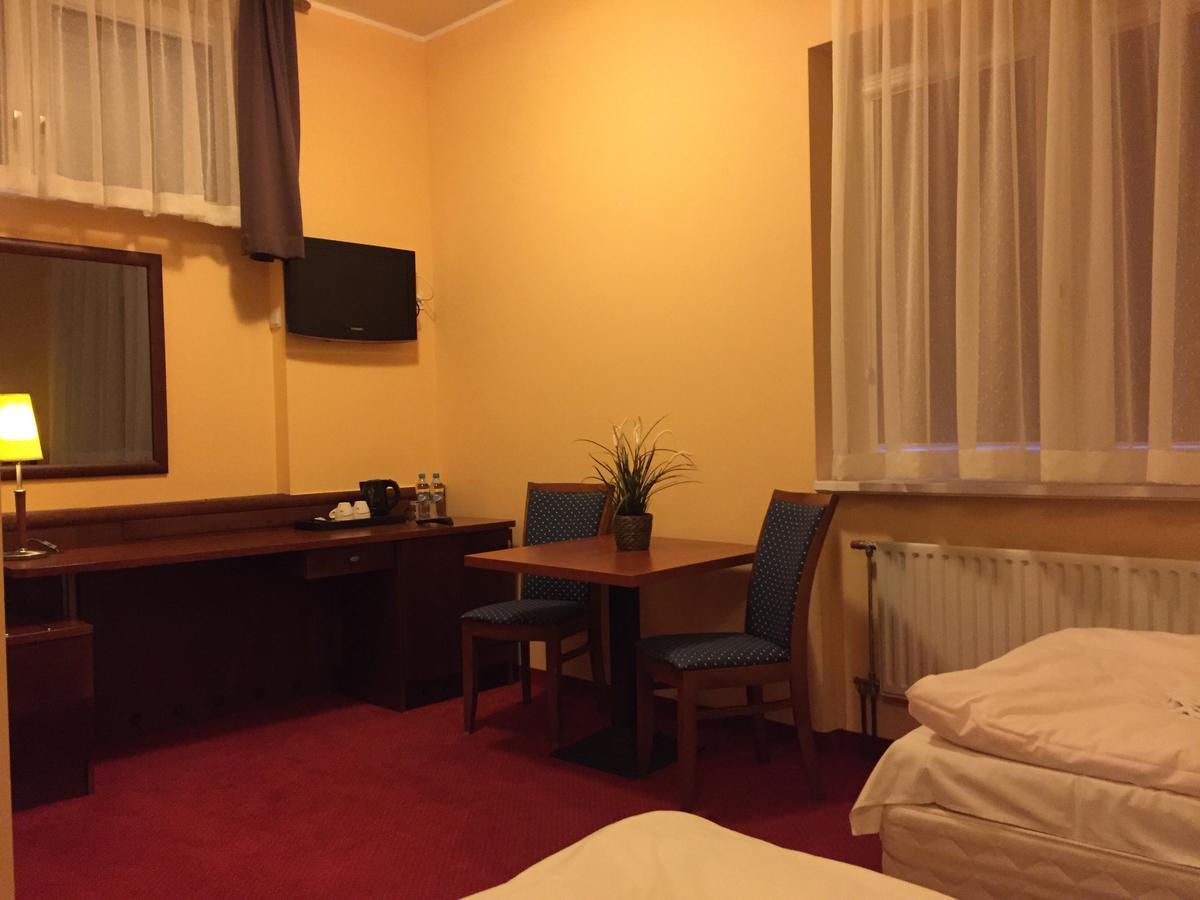 Virgo B&B Biznes 露米雅 外观 照片