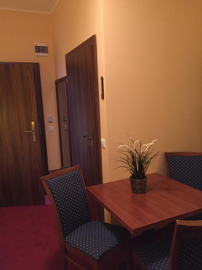 Virgo B&B Biznes 露米雅 外观 照片